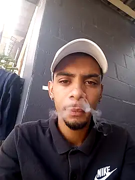 Snapshot of 29YOURZ_28_ chatting on January 8, 12:37 pm 29YOURZ 28 online show from January 8, 12:37 pm