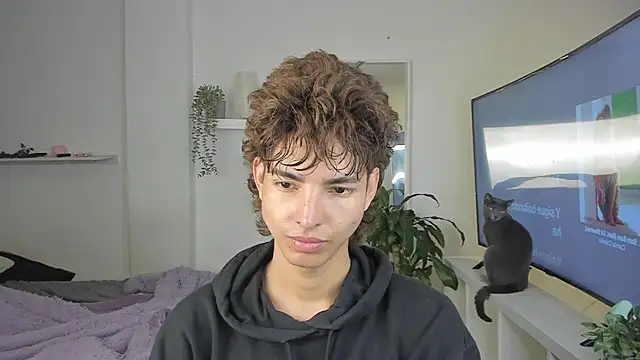 santy-kitty online show from November 19, 12:32 am