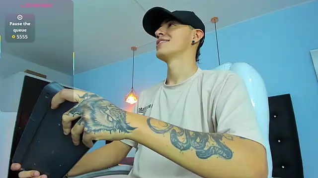 Lobo 17  online show from October 21, 3:53 am