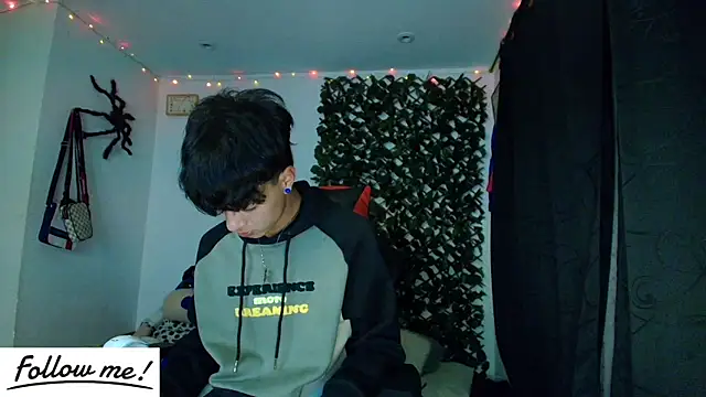 Snapshot of twink_sebas_ chatting on January 21, 6:56 am twink sebas online show from January 21, 6:56 am