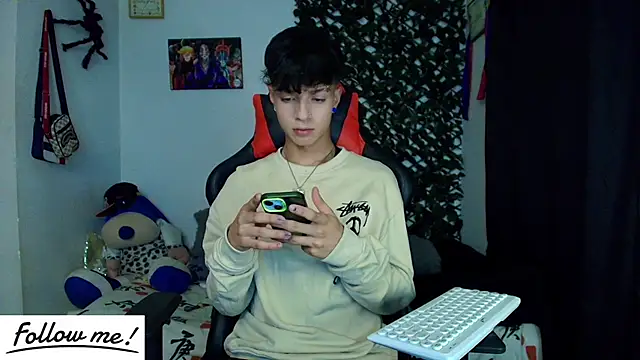 Snapshot of twink_sebas_ chatting on January 29, 4:36 am twink sebas online show from January 29, 4:36 am