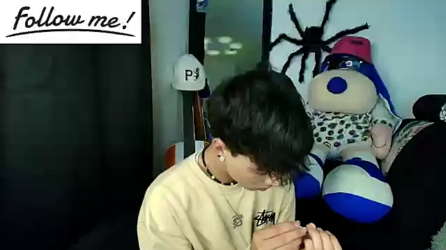 Snapshot of twink_sebas_ chatting on December 10, 8:08 am twink sebas online show from December 10, 8:08 am