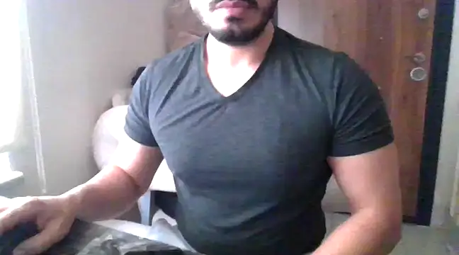 Snapshot of DateMike94 chatting on December 2, 10:06 am DateMike94 online show from December 2, 10:06 am