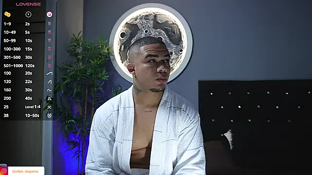 jordan mayers02 online show from February 17, 9:19 am