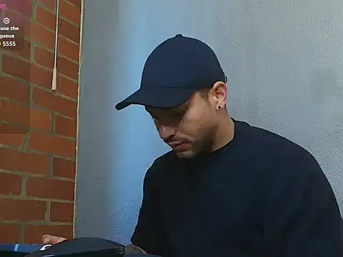 Leandro valenzuela online show from April 18, 6:31 pm