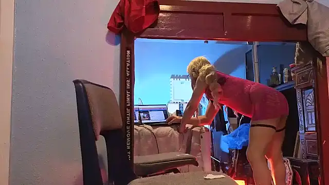 Sandrasaa online show from April 23, 11:26 am