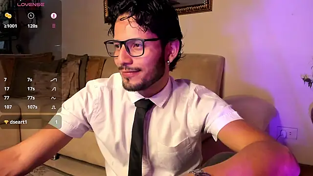 Nicholasrodrii online show from February 6, 11:48 pm