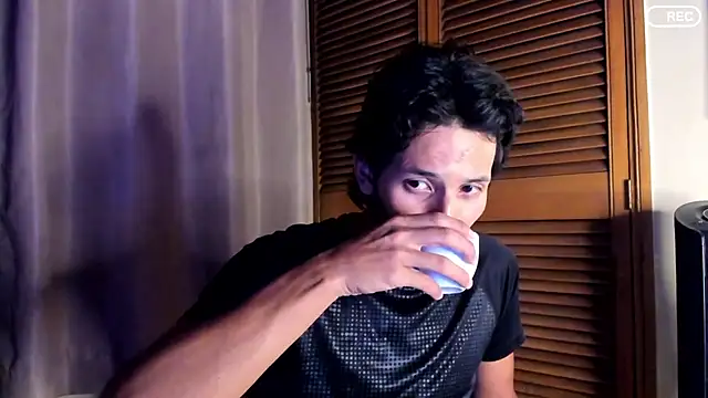 Nicholasrodrii online show from September 10, 12:53 am