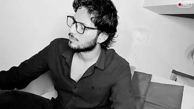 Nicholasrodrii online show from March 16, 9:58 pm