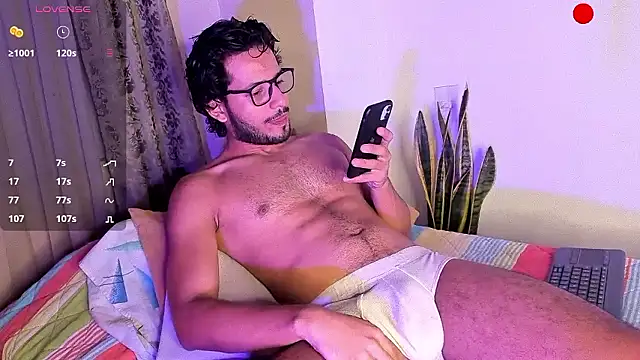 Nicholasrodrii online show from December 8, 11:29 pm