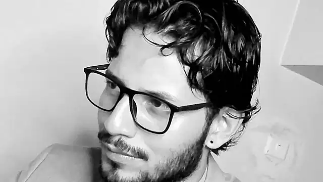 Nicholasrodrii online show from March 1, 10:10 pm