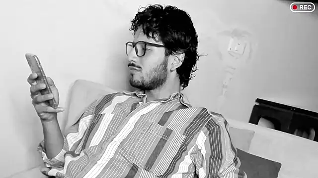 Nicholasrodrii online show from March 8, 10:34 pm