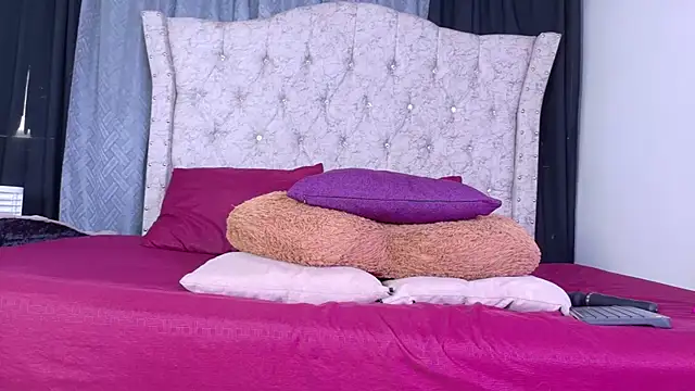 Snapshot of louis_bcasta1 chatting on October 11, 8:35 pm louis bcasta1 online show from October 11, 8:35 pm