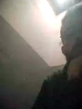 danilogarcia33 online show from December 15, 9:13 am