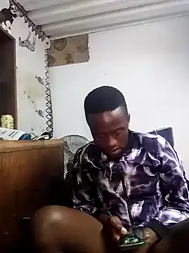 Snapshot of bull_Giant chatting on December 11, 8:27 pm bull Giant online show from December 11, 8:27 pm