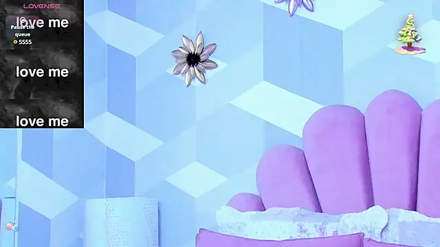 Snapshot of KylieMonnett chatting on December 14, 1:39 am KylieMonnett online show from December 14, 1:39 am