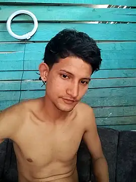 Valentinacuc online show from April 25, 1:41 pm