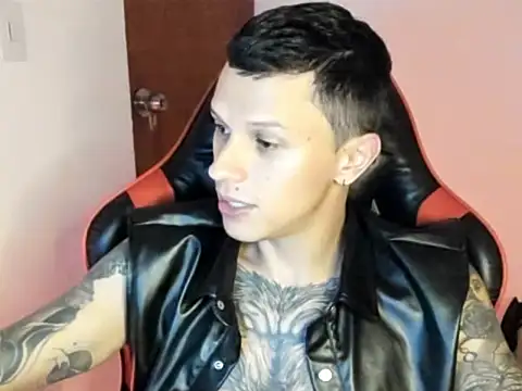 goodboy69l online show from April 22, 11:42 pm