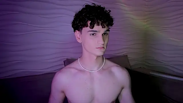 Snapshot of adam_21cm__ chatting on January 17, 4:37 pm adam 21cm online show from January 17, 4:37 pm