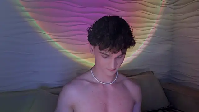 Snapshot of adam_21cm__ chatting on February 20, 4:36 pm adam 21cm online show from February 20, 4:36 pm
