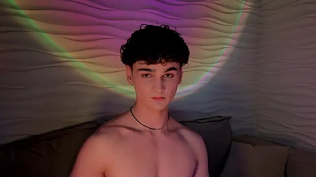 Snapshot of adam_21cm__ chatting on March 20, 4:31 pm adam 21cm online show from March 20, 4:31 pm