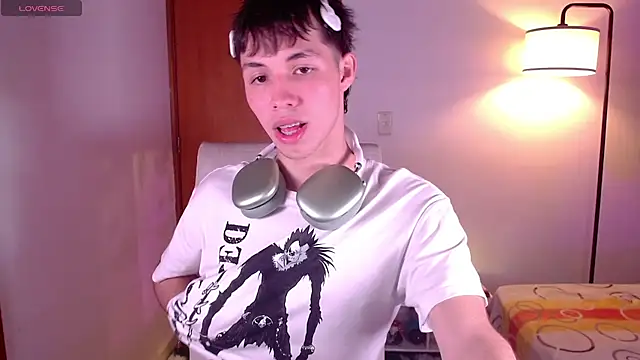 Snapshot of angel_bless19 chatting on February 6, 7:51 pm angel bless19 online show from February 6, 7:51 pm