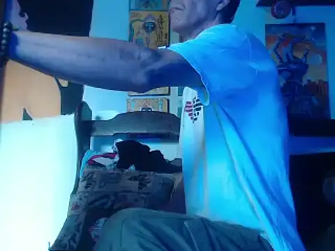 Snapshot of laye19 chatting on December 17, 1:38 pm laye19 online show from December 17, 1:38 pm