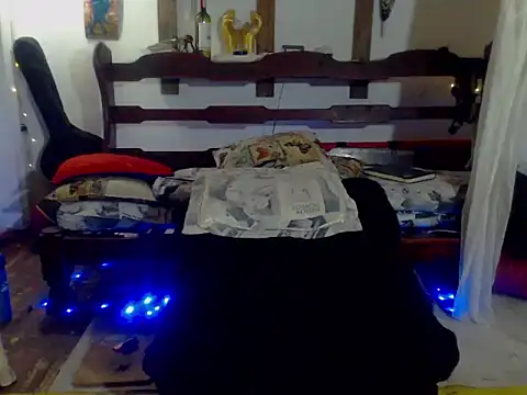 Snapshot of laye19 chatting on September 13, 2:12 am laye19 online show from September 13, 2:12 am