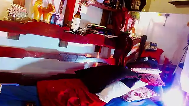 laye19 online show from April 24, 2:47 am