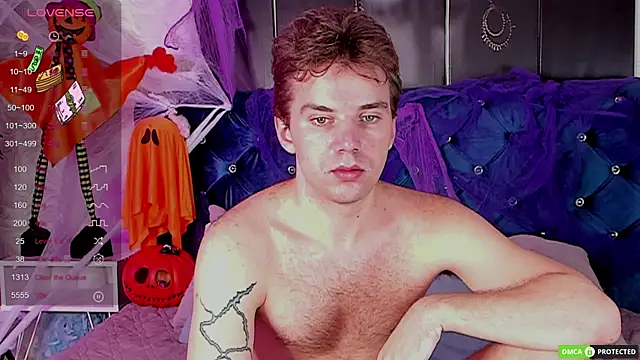 ArthurWhitee online show from October 23, 3:54 am