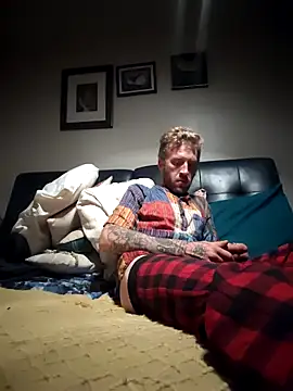 bentoverblonde online show from November 26, 7:11 am