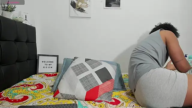 Snapshot of RoddyRich11 chatting on February 9, 12:18 am RoddyRich11 online show from February 9, 12:18 am