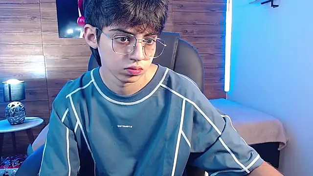 jhoellx online show from October 31, 9:40 pm