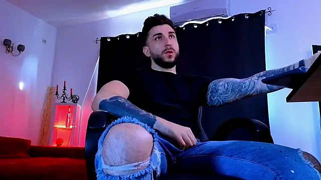 MightyAaron66 online show from April 23, 5:01 am