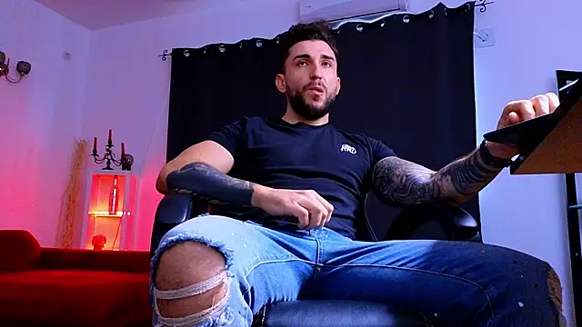 MightyAaron66 online show from November 30, 8:16 am