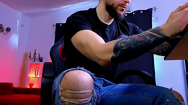 MightyAaron66 online show from March 9, 6:18 am