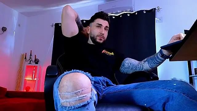 MightyAaron66 online show from April 10, 6:20 am