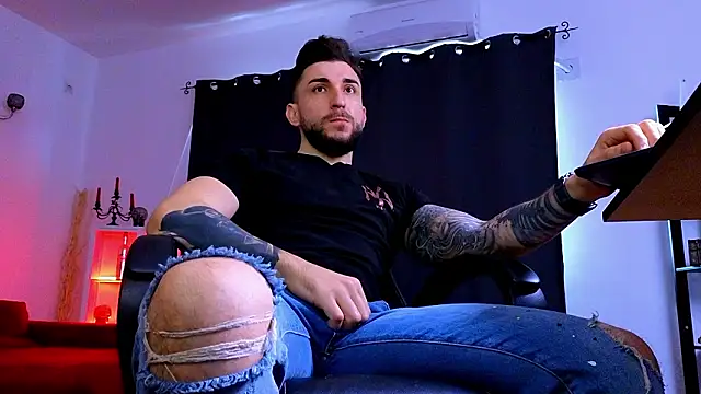 MightyAaron66 online show from March 15, 7:05 am