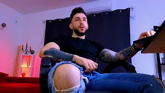 MightyAaron66 online show from April 21, 1:08 am