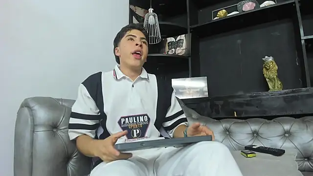 Snapshot of HeellBoy_ chatting on October 7, 8:46 pm HeellBoy online show from October 7, 8:46 pm