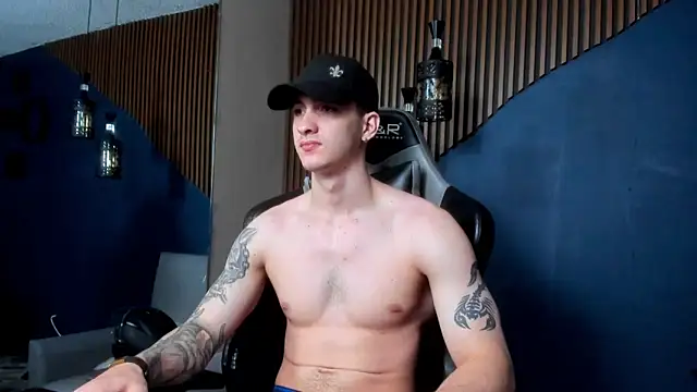 Snapshot of JacksonOlsenn chatting on December 3, 12:05 pm JacksonOlsenn online show from December 3, 12:05 pm