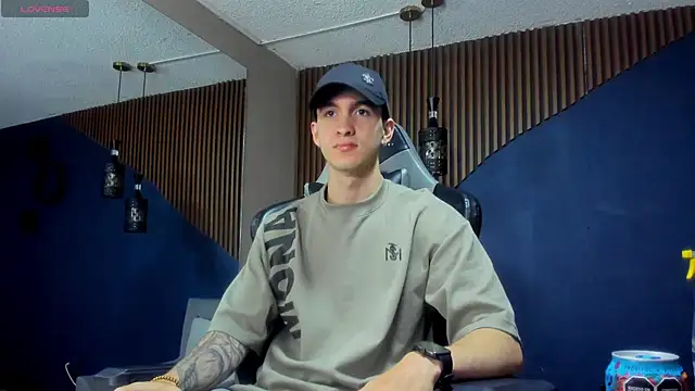 Snapshot of JacksonOlsenn chatting on January 24, 11:59 am JacksonOlsenn online show from January 24, 11:59 am