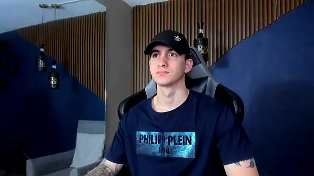 Snapshot of JacksonOlsenn chatting on December 22, 12:16 pm JacksonOlsenn online show from December 22, 12:16 pm