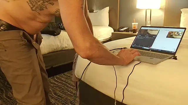 overaveragefreak4you online show from March 31, 12:18 pm