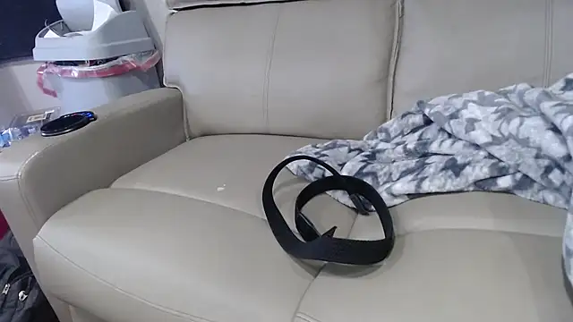 overaveragefreak4you online show from February 5, 10:06 pm