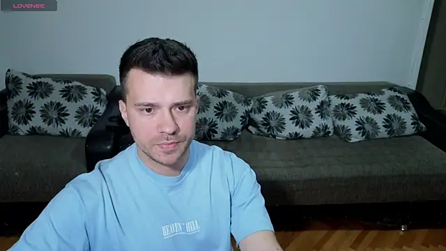 JohnnyStepBro online show from April 18, 7:07 pm