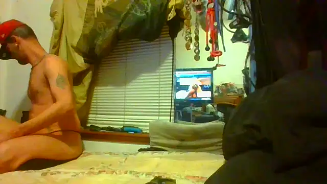 Snapshot of slinginbigD chatting on January 7, 11:56 pm slinginbigD online show from January 7, 11:56 pm
