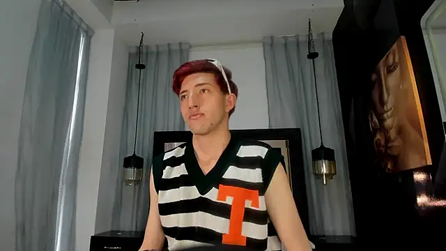 Snapshot of Un_Slutty chatting on February 4, 7:33 pm Un Slutty online show from February 4, 7:33 pm