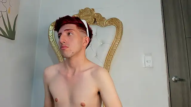 Snapshot of Un_Slutty chatting on December 26, 7:49 pm Un Slutty online show from December 26, 7:49 pm