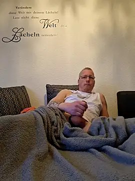 Maiki82 online show from March 14, 7:26 am